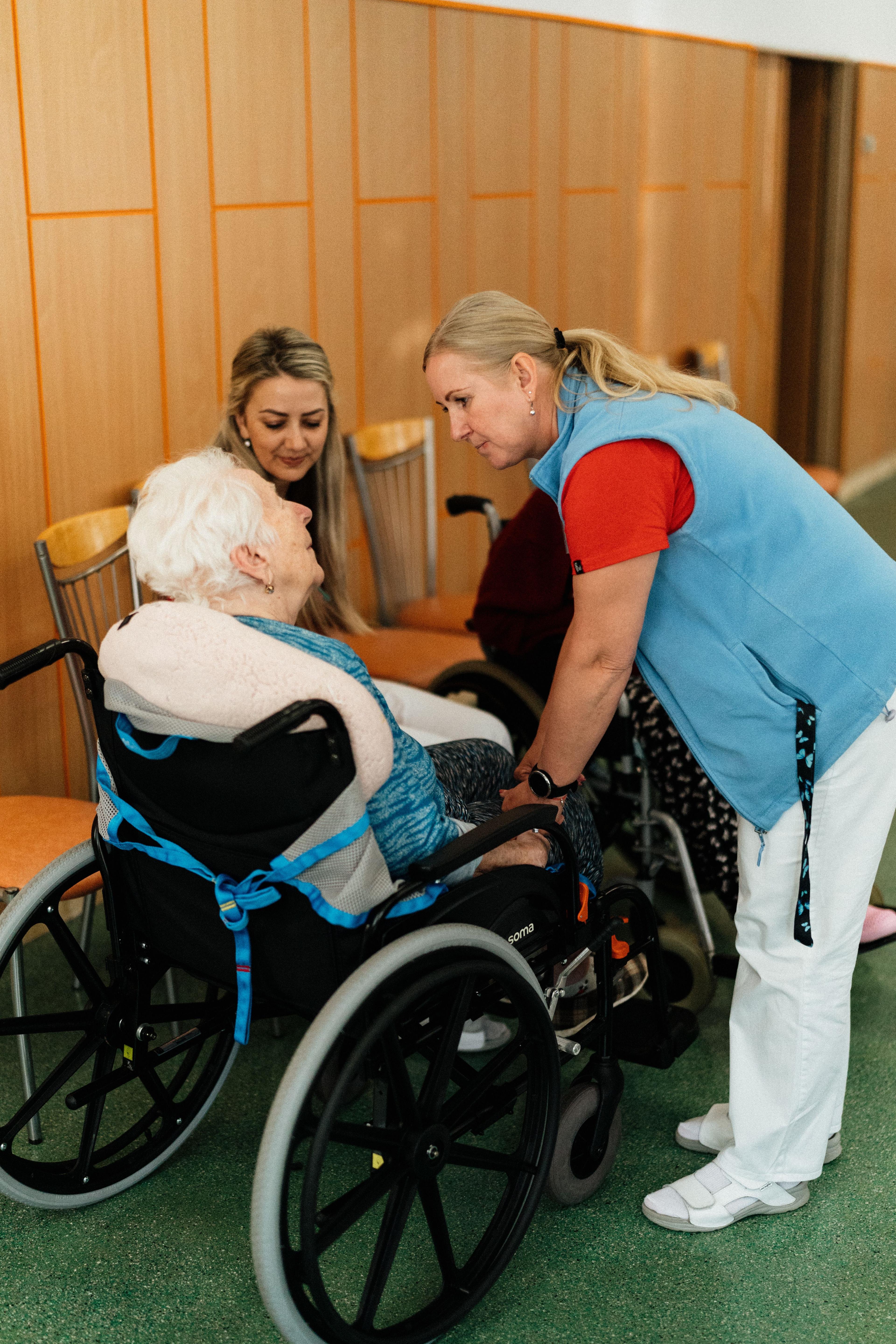 Registered Nurse reviewing memory care needs with an older adult